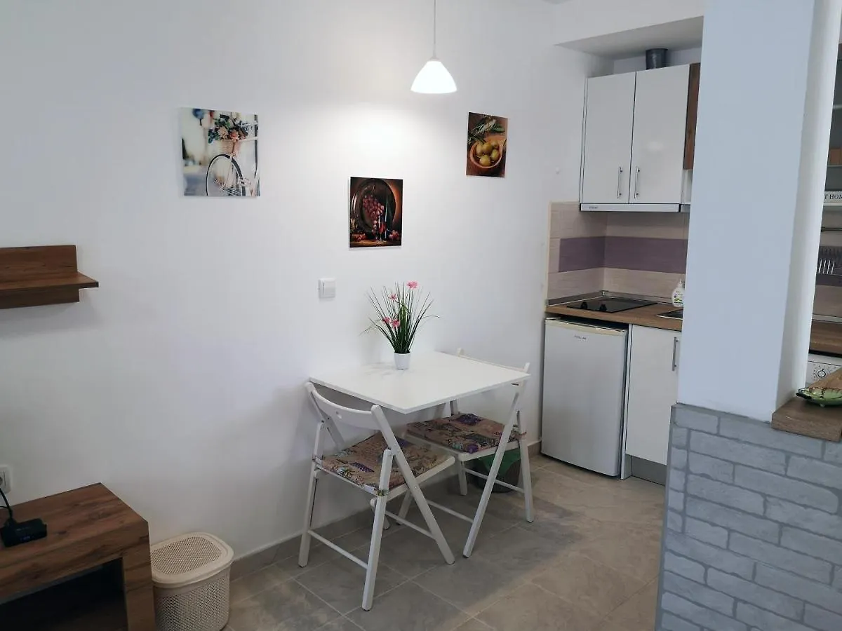 Comfortable Ground Floor Studio Apartment Primorsko