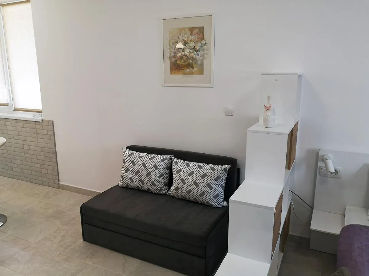 Comfortable Ground Floor Studio Apartment Primorsko